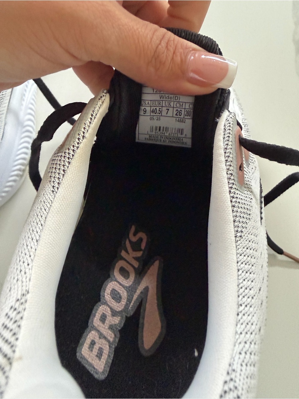 Brooks Ghost 17 [1204311D105] D Wide Women Running Shoes White/Black-Rose Gold - Picture 2 of 6